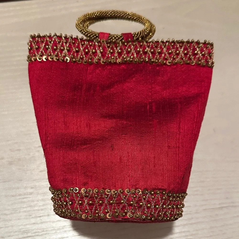 Elegant Red Embellished Women's Bag - Picture 2 of 2